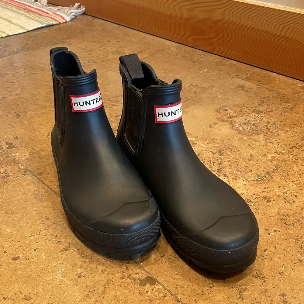Black hunter low rise boots size 6
